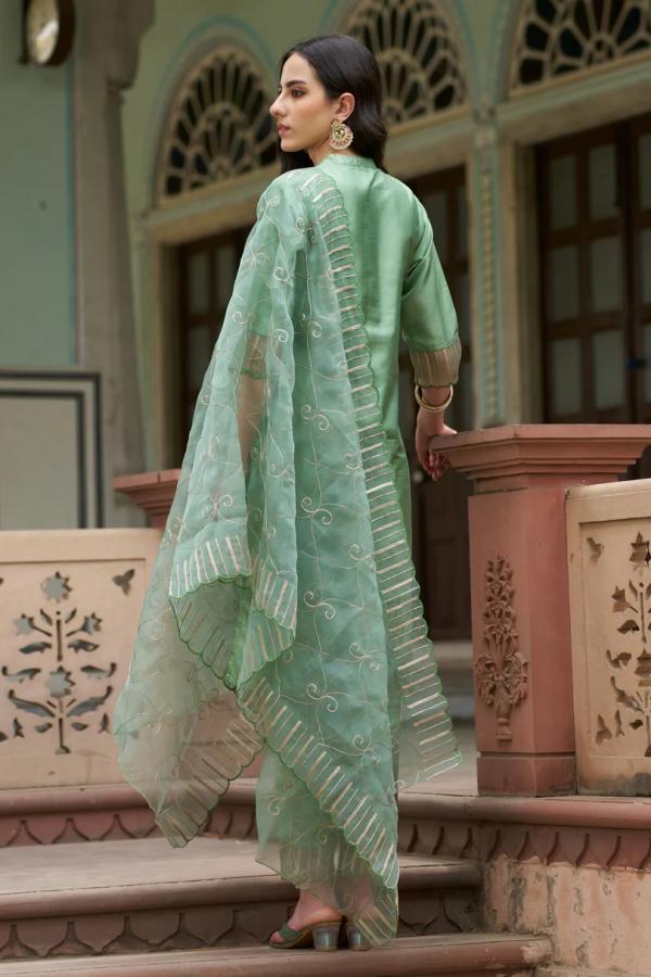 VP 9500 P Women Kurta and Trousers Pant Set Silk Blend